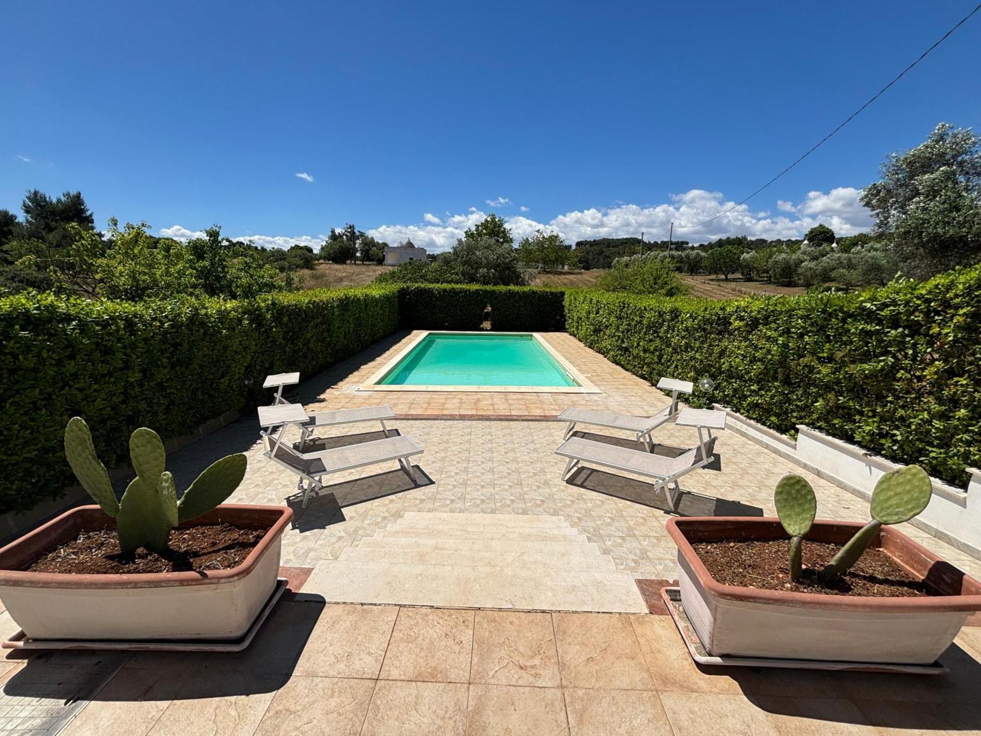 Trulli And Pool - I Cactus Villa Martina Franca Exterior photo